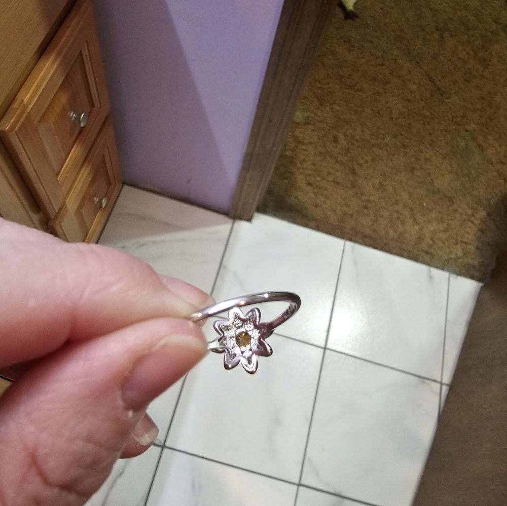 Ring - Picture 3 of 7